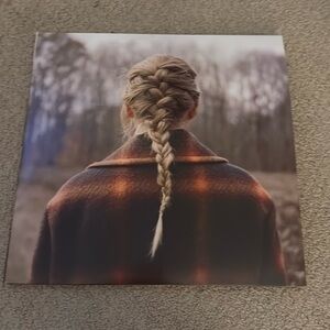 Taylor Swift evermore vinyl red, brand new not listened to and no scratches